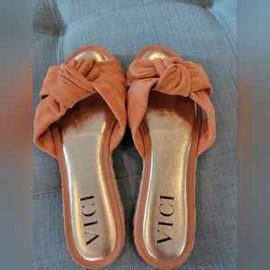 Brand new Vici peach suede sandals 6.5